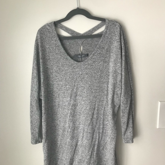 Long sleeve, knit shirt with detail on back - Picture 1 of 3